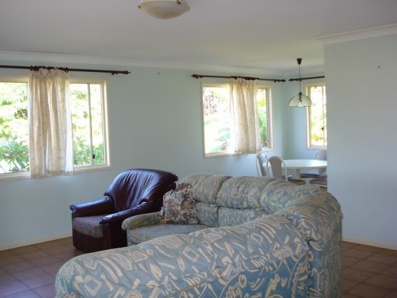 13 Shelly Crescent, Lamb Island QLD 4184