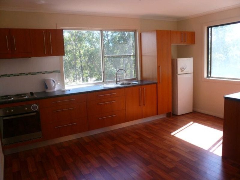 113 High Road Central, Macleay Island QLD 4184