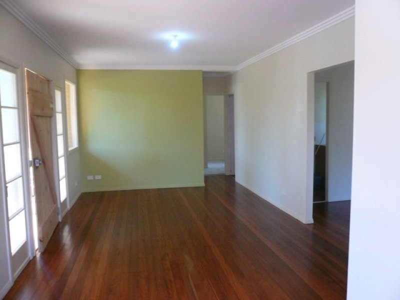 113 High Road Central, Macleay Island QLD 4184