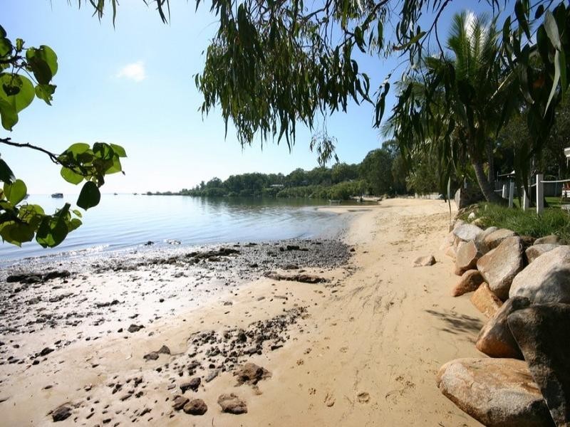 22 Tingara Street, Macleay Island QLD 4184
