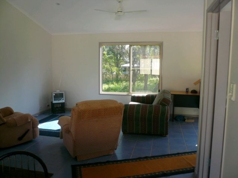 28 Cooee Crescent, Macleay Island QLD 4184