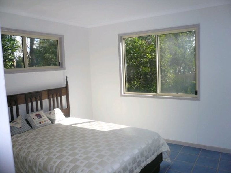 28 Cooee Crescent, Macleay Island QLD 4184