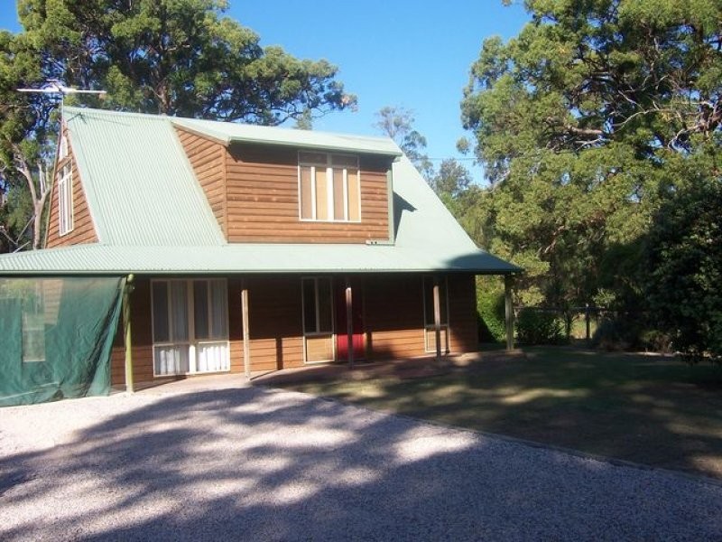 4 Coast Road, Macleay Island QLD 4184