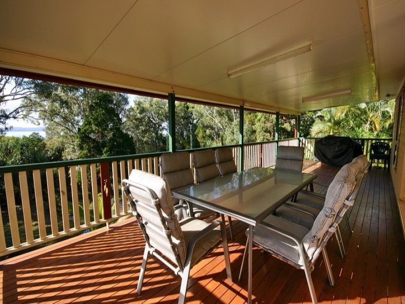 17 Golden Sands Boulevard, Macleay Island QLD 4184