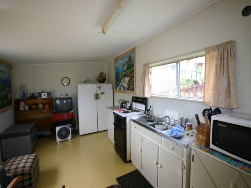 46 High Central Road, Macleay Island QLD 4184