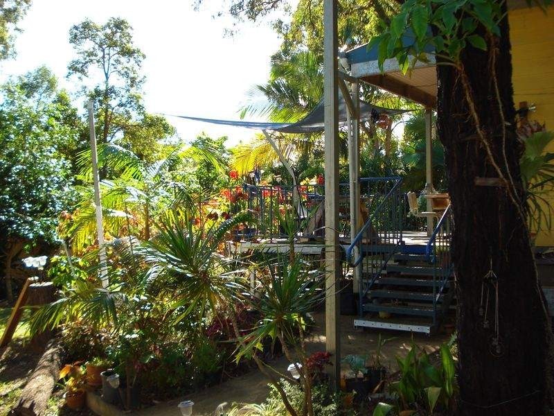 10 Peace Street, Lamb Island QLD 4184