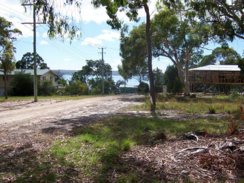 26 Tukkeri Street, Macleay Island QLD 4184