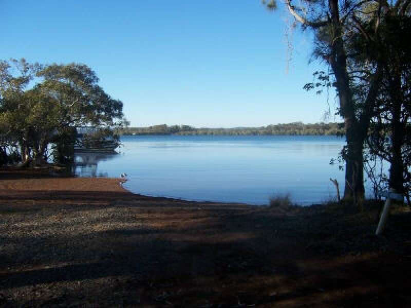 18 Betty Street, Macleay Island QLD 4184