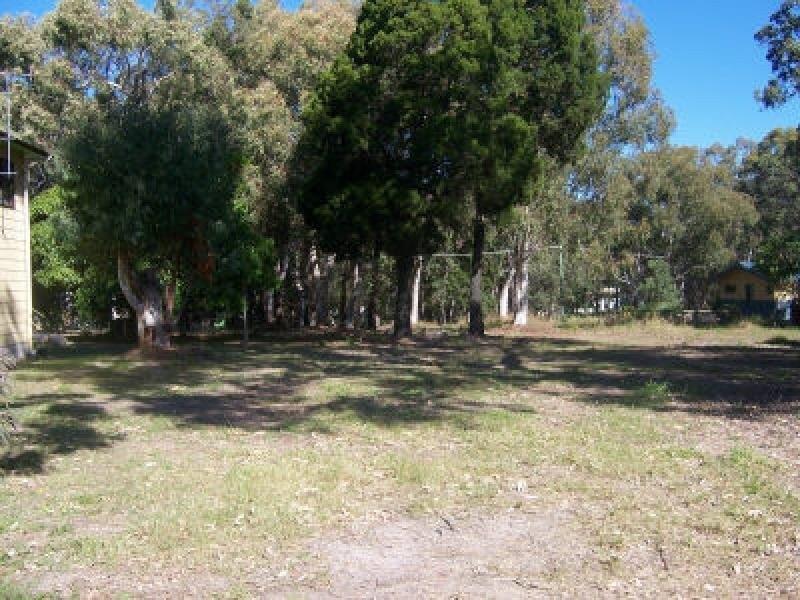 6 Kim Crescent, Macleay Island QLD 4184