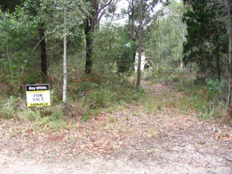 11 Dinjerra Street, Macleay Island QLD 4184