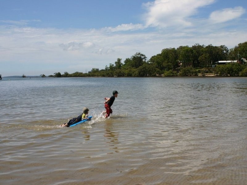 11 Tingara, Macleay Island QLD 4184