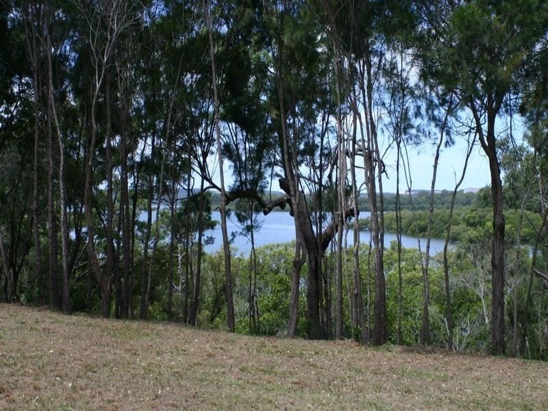 27 Charles, Macleay Island QLD 4184