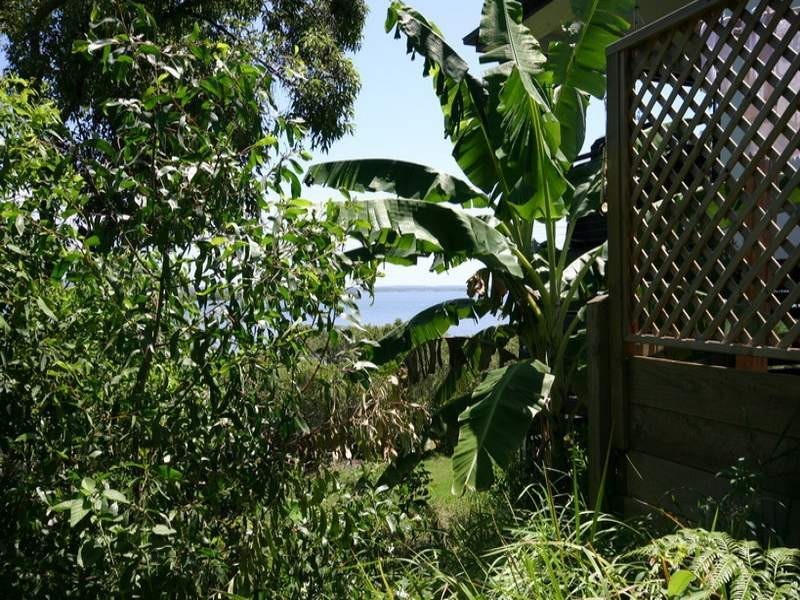 1 Coast Road, Macleay Island QLD 4184