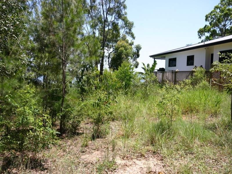 1 Coast Road, Macleay Island QLD 4184