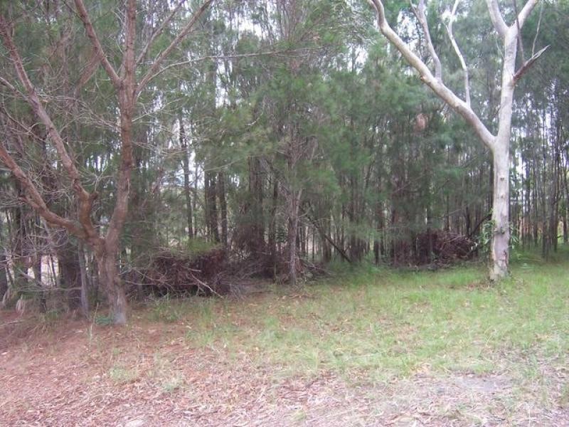8 Oomool, Macleay Island QLD 4184