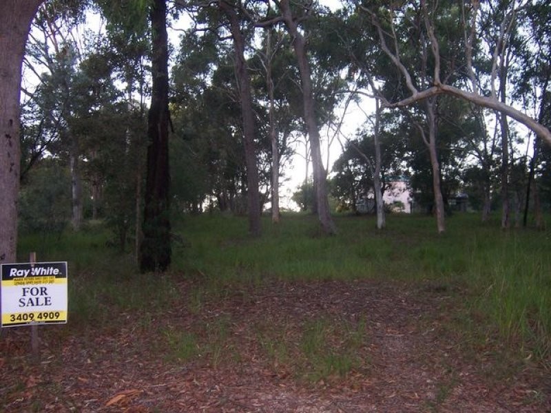 12 Kardinia Street, Macleay Island QLD 4184