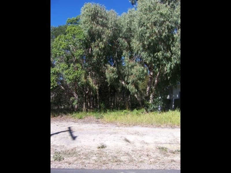 2 Dalpura Street, Macleay Island QLD 4184