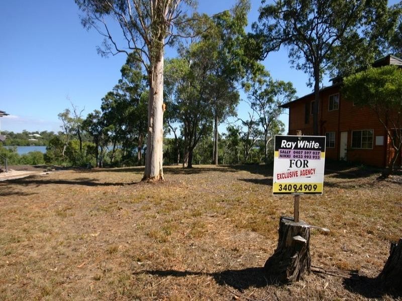 26 Calm Waters Crescent, Macleay Island QLD 4184