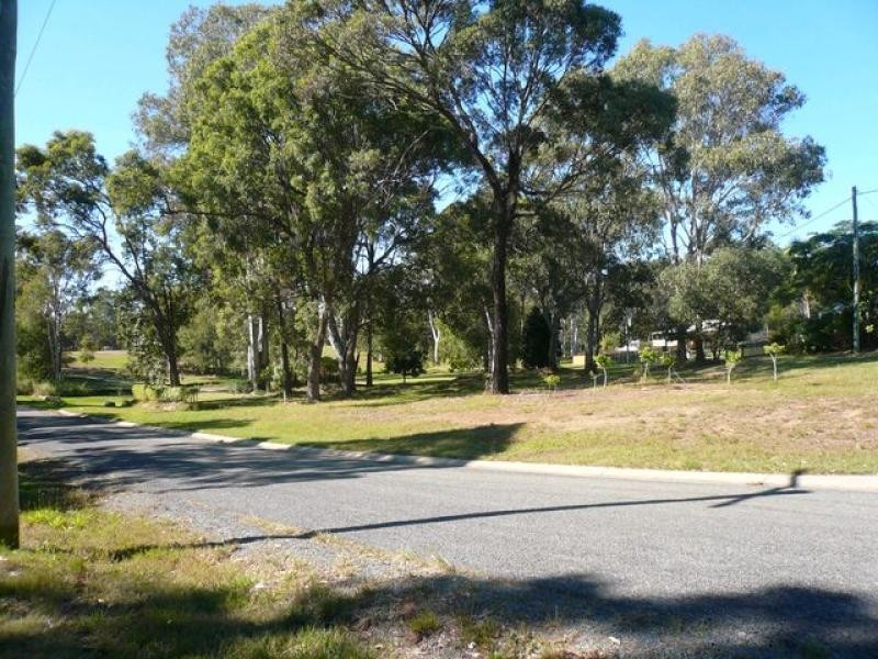 11 Eastern Road, Macleay Island QLD 4184