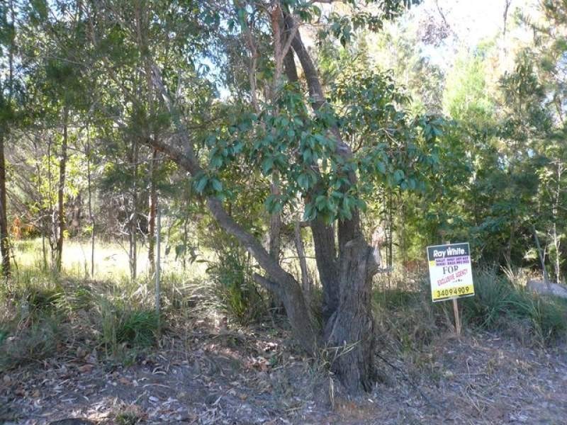 11 Eastern Road, Macleay Island QLD 4184