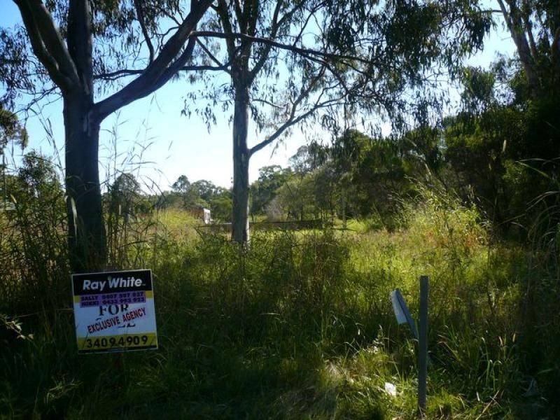 158 High Central Road, Macleay Island QLD 4184