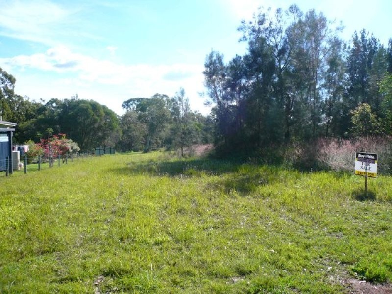 11 Blue Water Crescent, Macleay Island QLD 4184