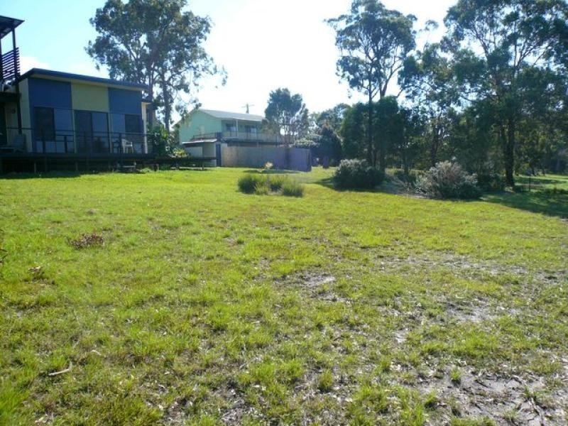 25 Oomool Street, Macleay Island QLD 4184