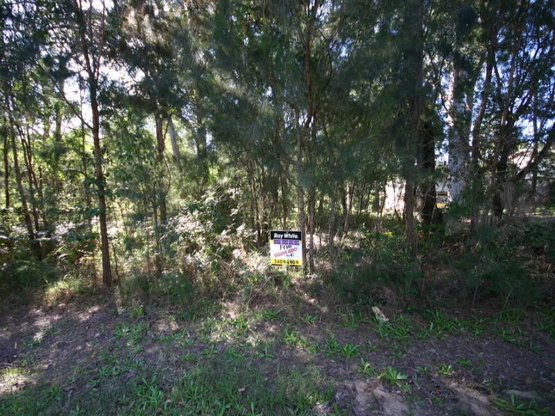 5 Kooberry Street, Macleay Island QLD 4184