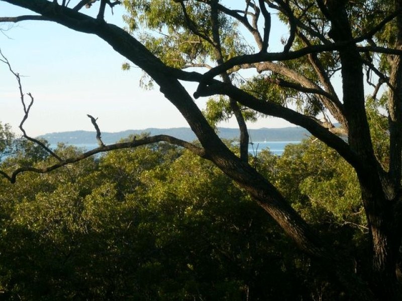 11 Beelong Street, Macleay Island QLD 4184