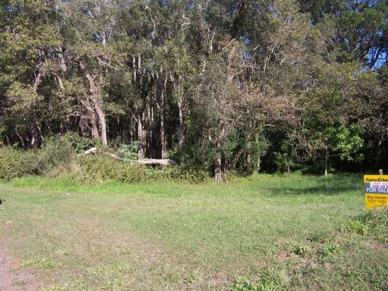 11 Lonicera Street, Macleay Island QLD 4184