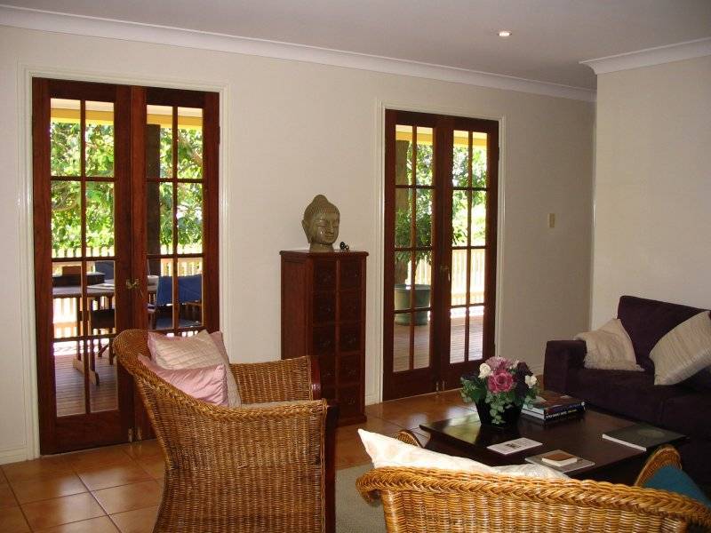 2 Emily Crescent, Macleay Island QLD 4184