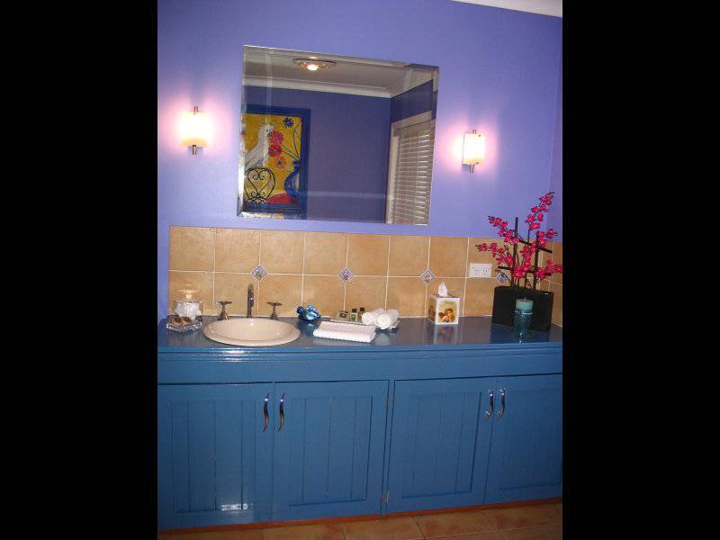 2 Emily Crescent, Macleay Island QLD 4184