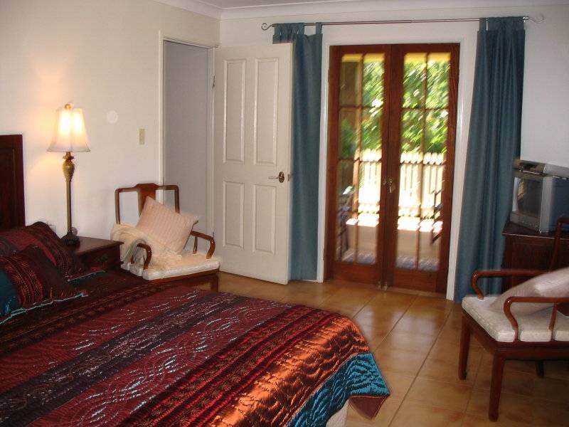 2 Emily Crescent, Macleay Island QLD 4184