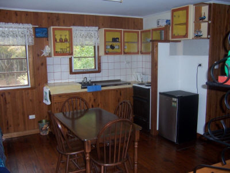 2 Ryde Street, Macleay Island QLD 4184