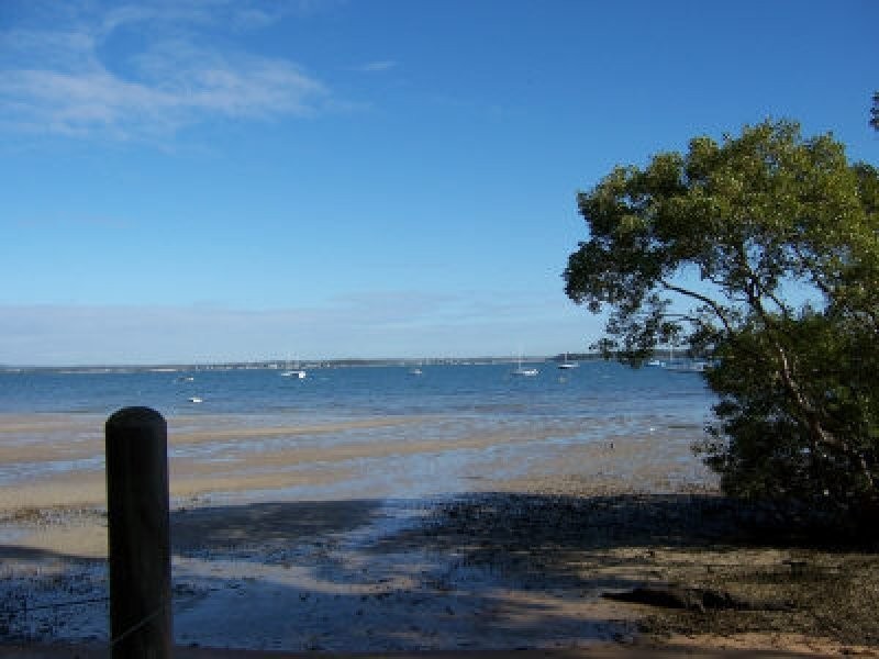 15 Coondooroopa Drive, Macleay Island QLD 4184