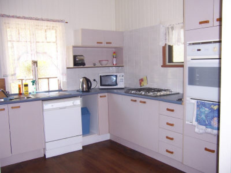 16 Noogie Street, Macleay Island QLD 4184