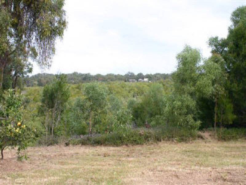 16 Calm Waters Crescent, Macleay Island QLD 4184