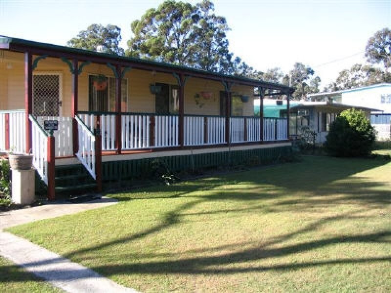 19 Hamilton Parade, Macleay Island QLD 4184