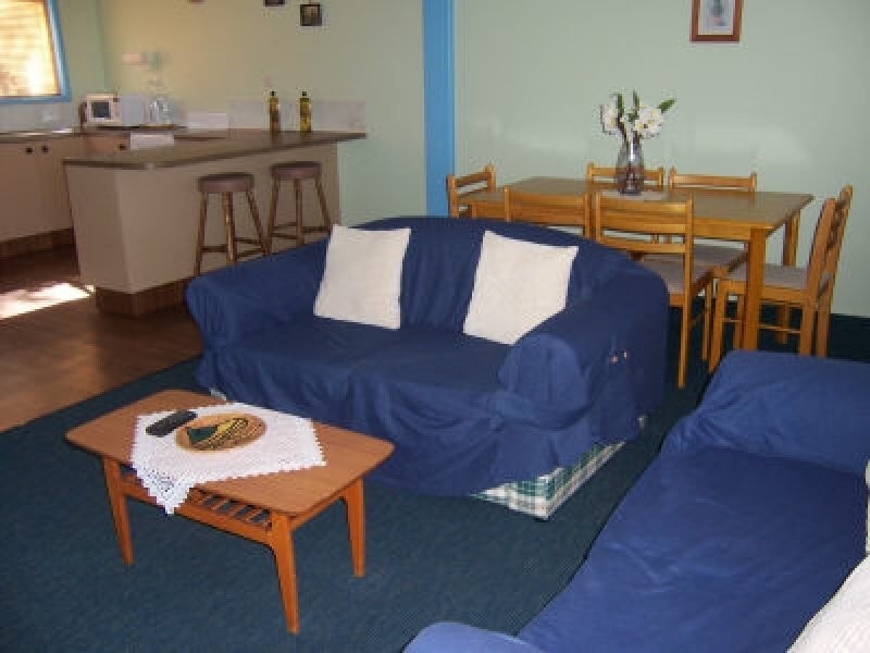 15 Ashton Street, Macleay Island QLD 4184