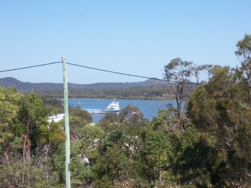 15 Ashton Street, Macleay Island QLD 4184