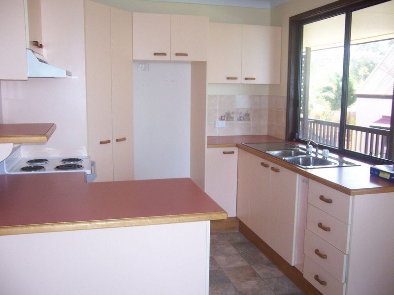 4 Koonwarra Parade, Macleay Island QLD 4184