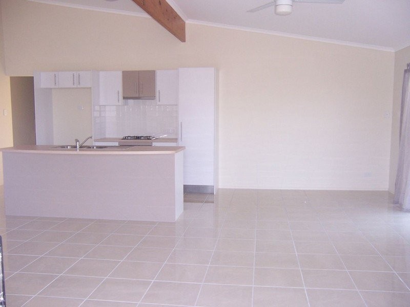 33 Scarborough Terrace, Macleay Island QLD 4184