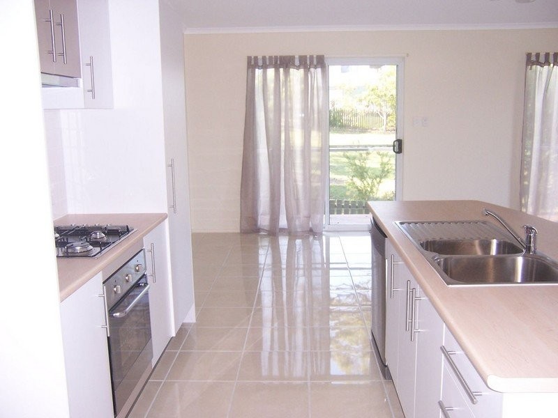 33 Scarborough Terrace, Macleay Island QLD 4184