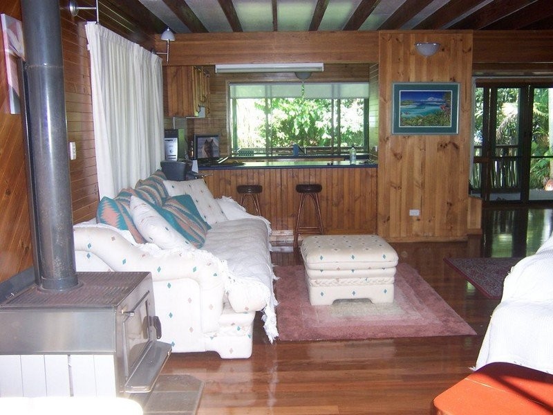 21 Coondooroopa Drive, Macleay Island QLD 4184