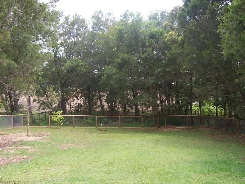 69 Eastbourne Terrace, Macleay Island QLD 4184
