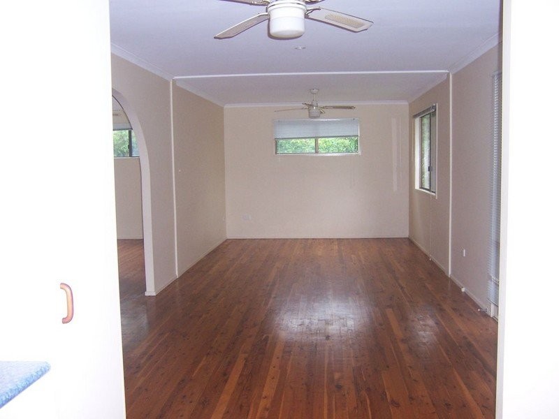 10 Hamilton Parade, Macleay Island QLD 4184
