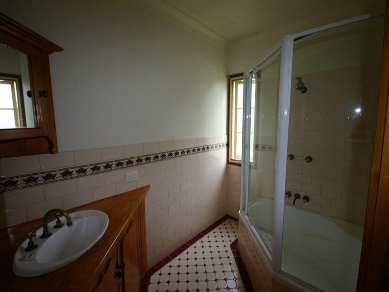 48 Charles Terrace, Macleay Island QLD 4184