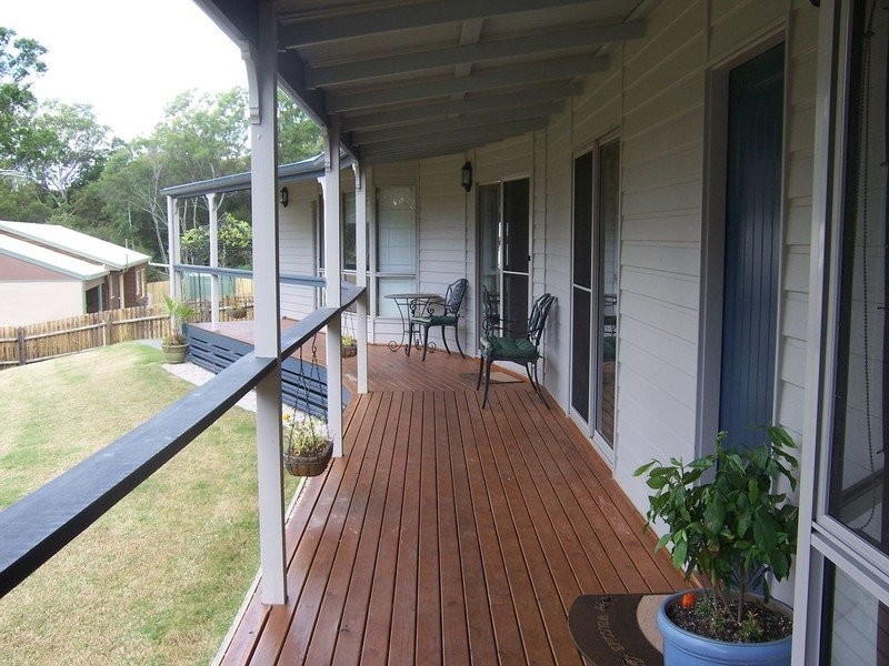 8 Gordon Road, Macleay Island QLD 4184