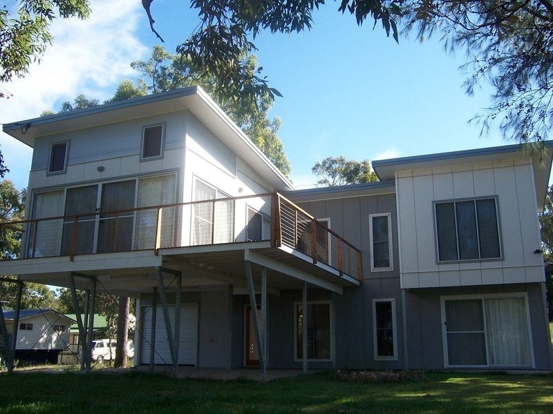 11 Koonwarra Parade, Macleay Island QLD 4184