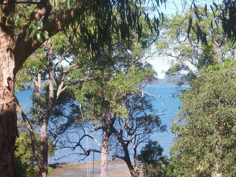 11 Koonwarra Parade, Macleay Island QLD 4184